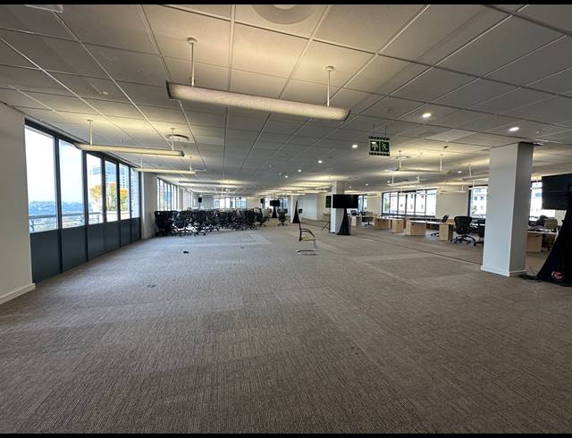 1,563M² OFFICE TO LET IN SANDTON CENTRAL
